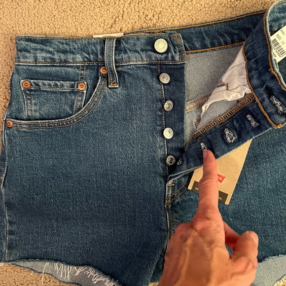 Levi’s 501 denim shorts! - Picture 2 of 4